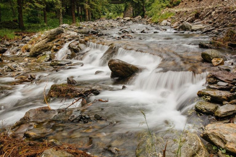 river in the mountains wallpaper, landscape and details