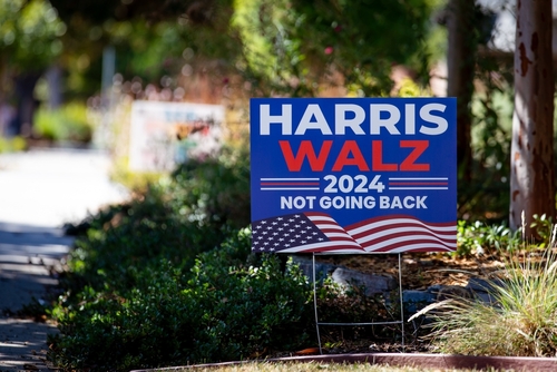 sunnyvale,,california,us, ,september,12,,2024:,harris,walz,2024